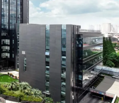 商业活动策划执行方案对比：大型发布会与品牌路演活动的差异分析